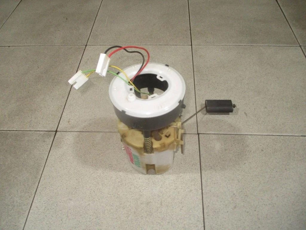 Насос топливный Ford Fiesta 2008 6