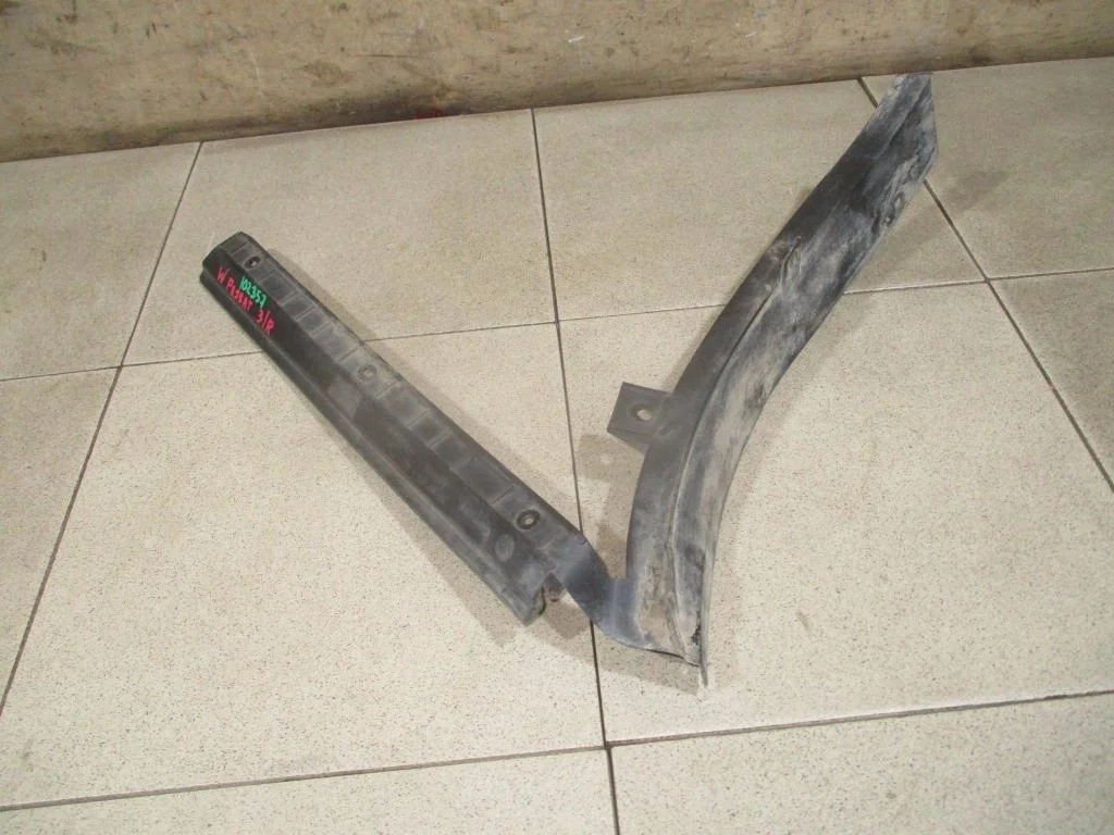 Кронштейн заднего бампера правый Volkswagen Passat 1999 B5