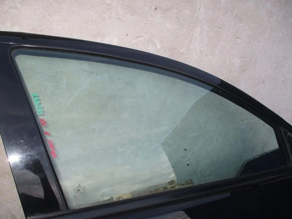 Стекло двери передней правой Mitsubishi Galant 9 2007 DJ, DM