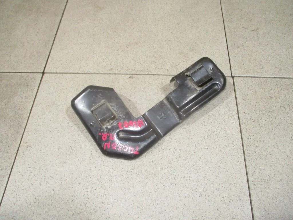 Кронштейн фар правый Hyundai Tucson 1 2007 JM