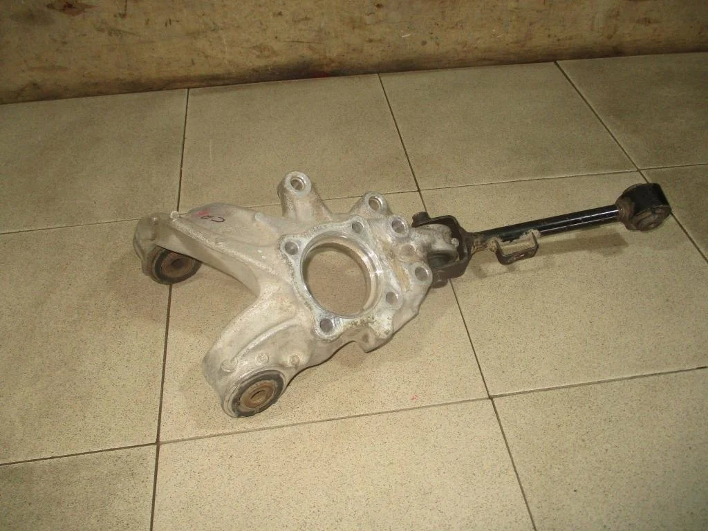 Кулак поворотный задний правый Honda CR-V 3 2008 RE