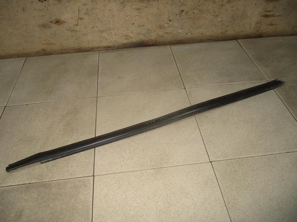 Накладка стекла переднего правого Hyundai Tucson 1 2007 JM