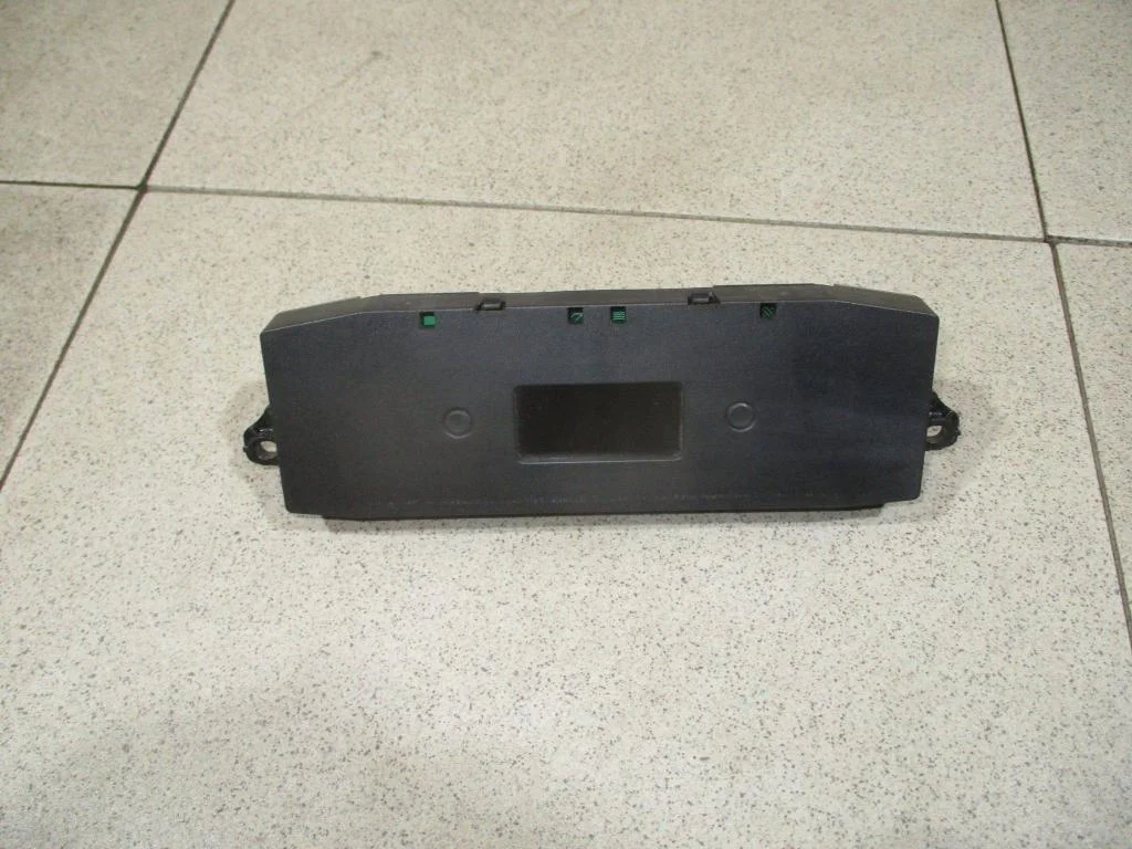 Часы Peugeot 207 2008