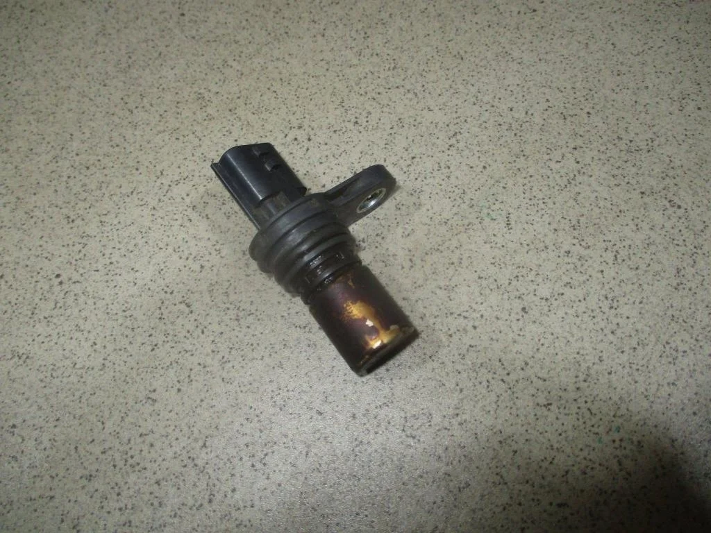 Датчик положения распредвала Nissan Juke F15