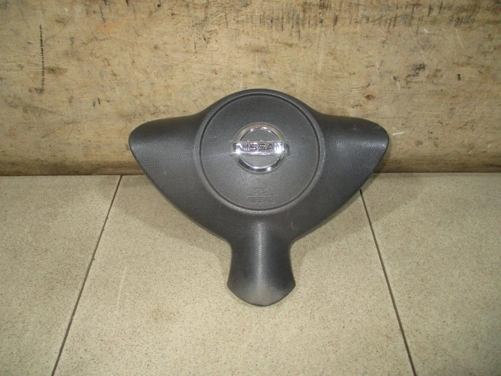 Подушка безопасности в руль Nissan Juke F15