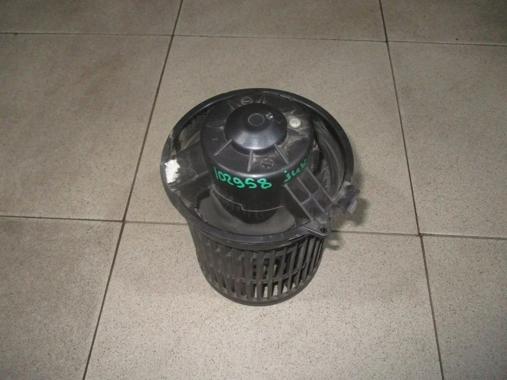 Моторчик печки Nissan Juke F15