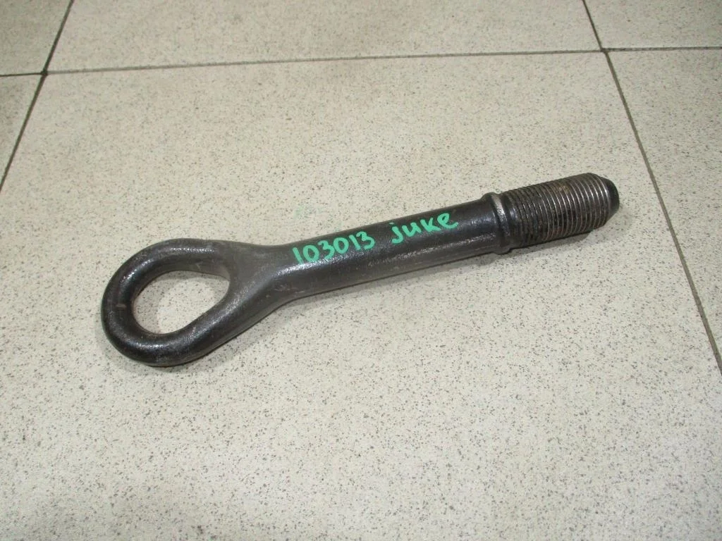 Крюк буксировочный Nissan Juke F15