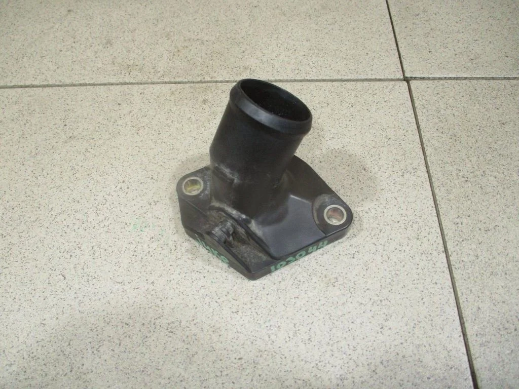 Крышка термостата Nissan Juke F15