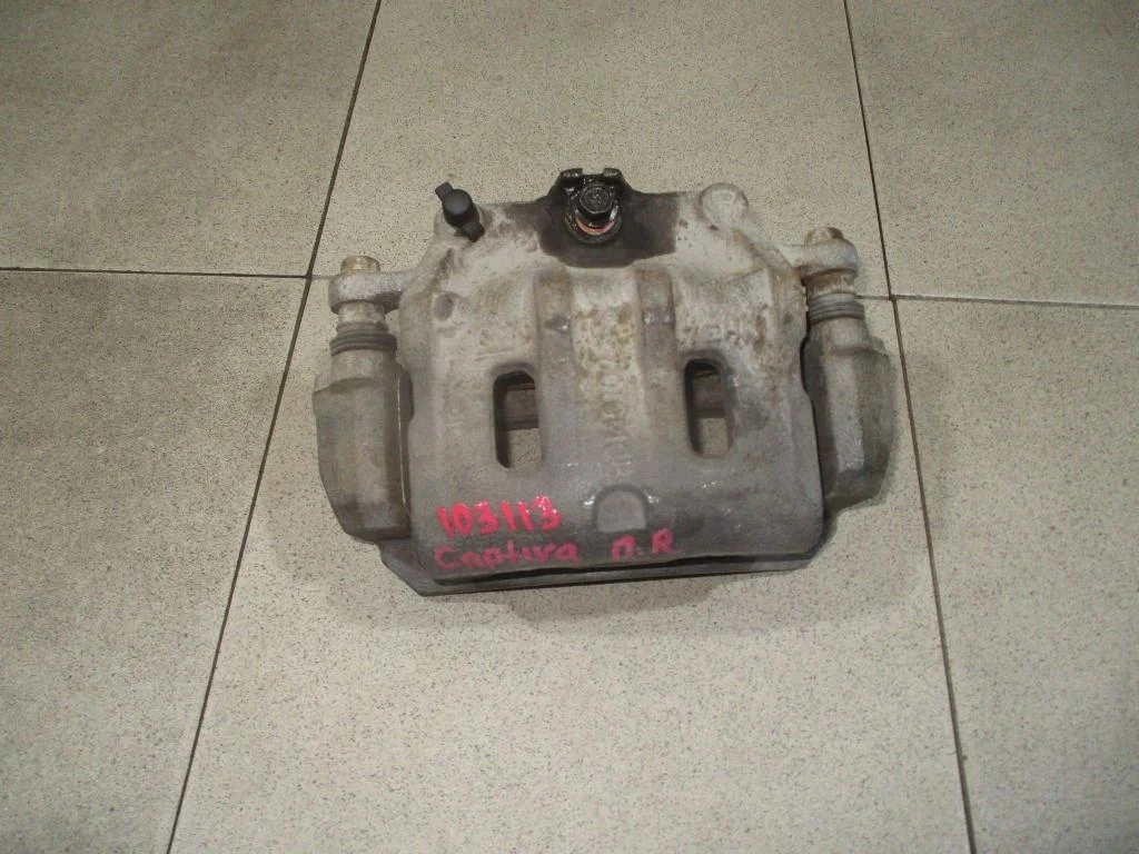 Суппорт передний правый Chevrolet Captiva 2007 C100