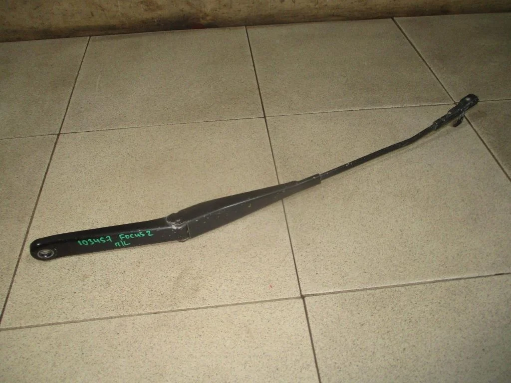 Поводок стеклоочистителя передний левый Ford Focus 2