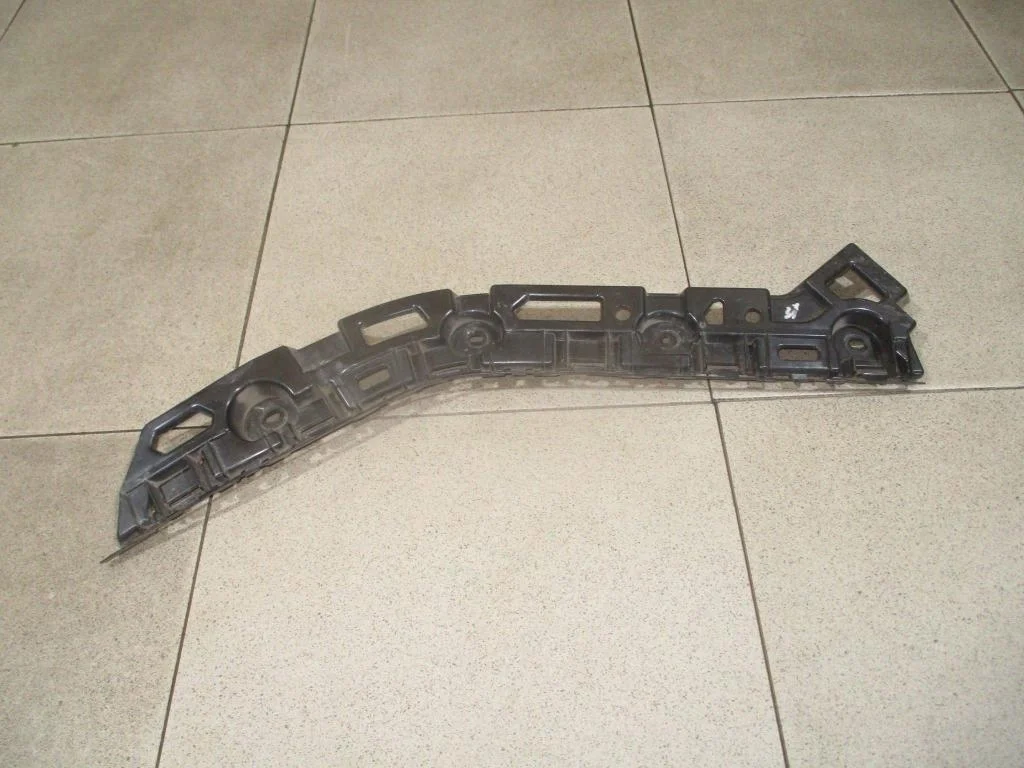 Кронштейн заднего бампера правый Volkswagen Polo 6