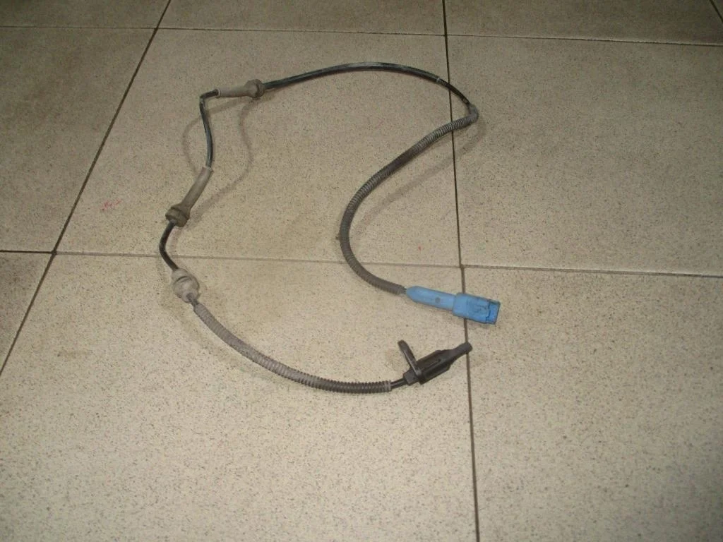 Датчик abs передний Peugeot 207