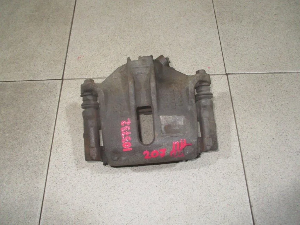 Суппорт передний левый Peugeot 207