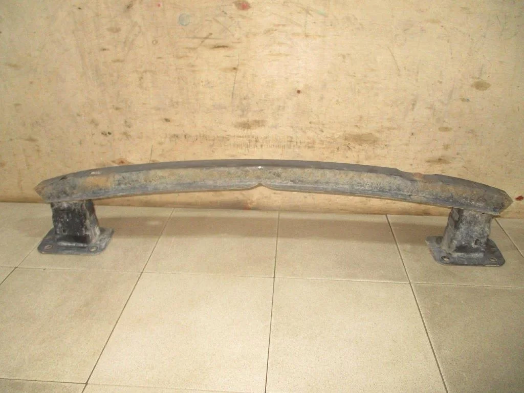 Усилитель заднего бампера Ford Focus 2