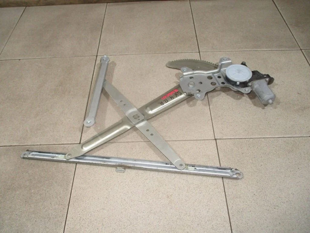 Стеклоподъемник передний правый Suzuki SX4