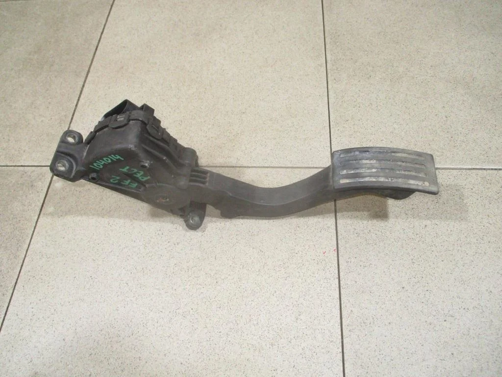 Педаль газа Ford Focus 2