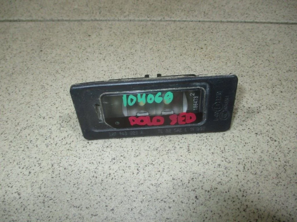 Фонарь подсветки номера Volkswagen Polo 5