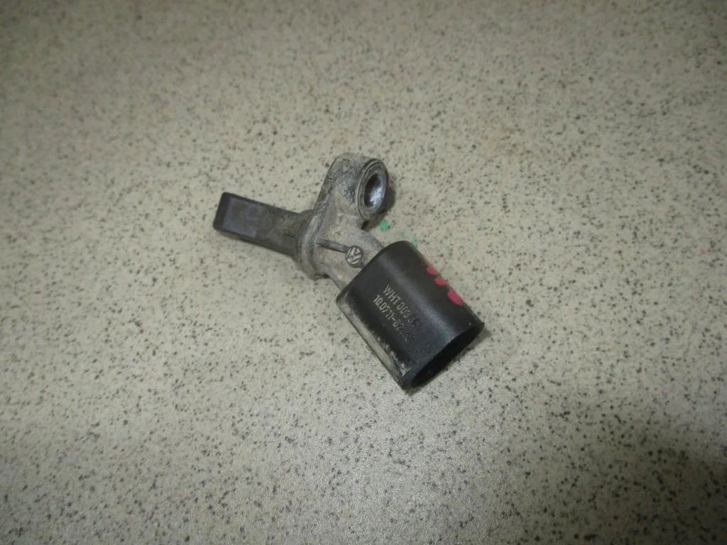 Датчик abs задний левый Volkswagen Polo 5