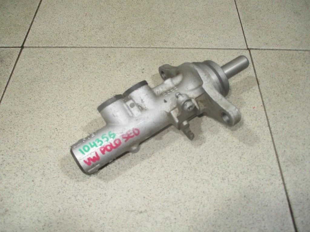 Цилиндр тормозной главный Volkswagen Polo 5