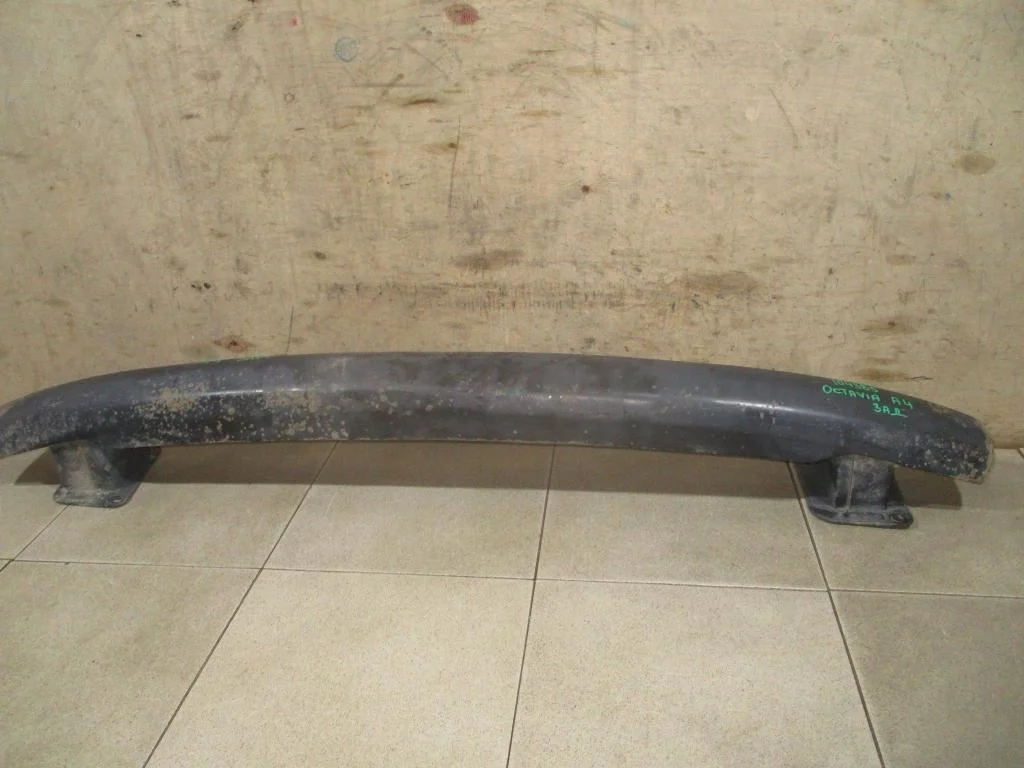 Усилитель заднего бампера Skoda Octavia 1 A4