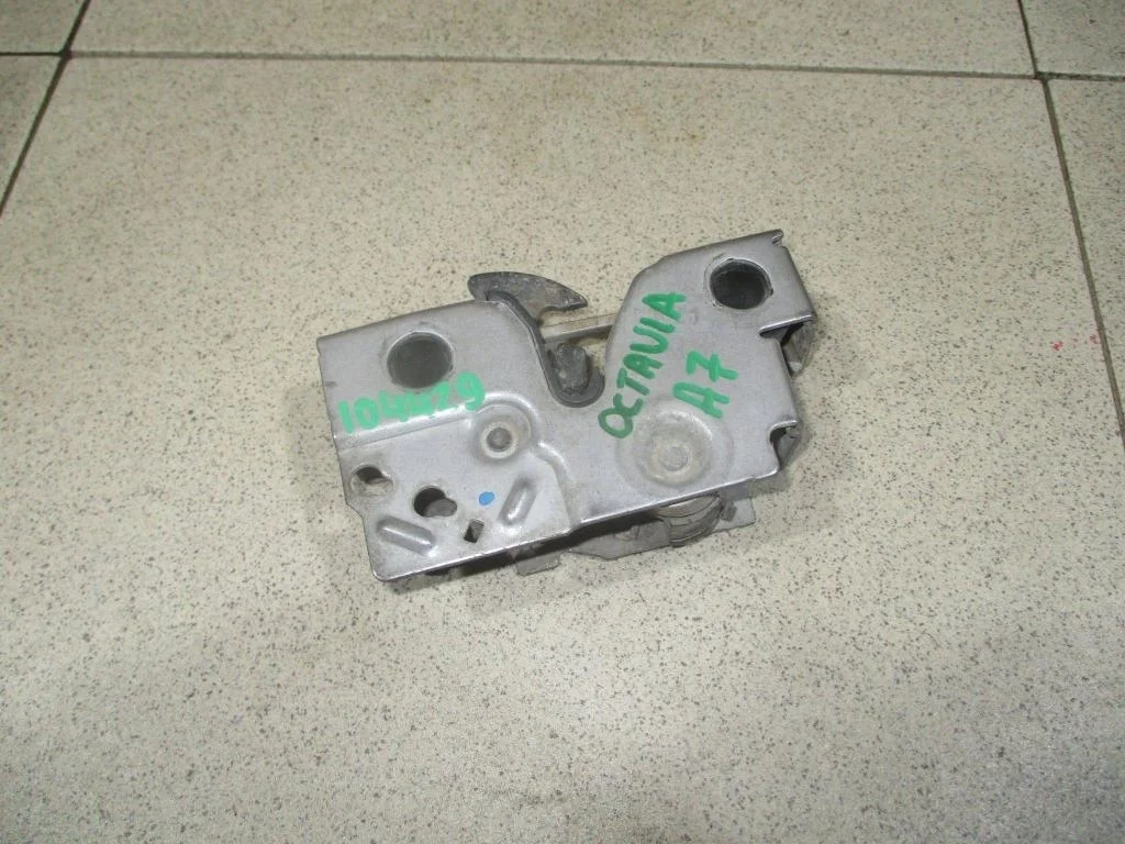 Замок капота Skoda Octavia 3 A7