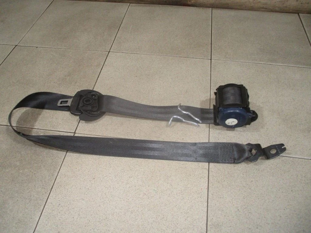 Ремень безопасности Volkswagen Polo 5