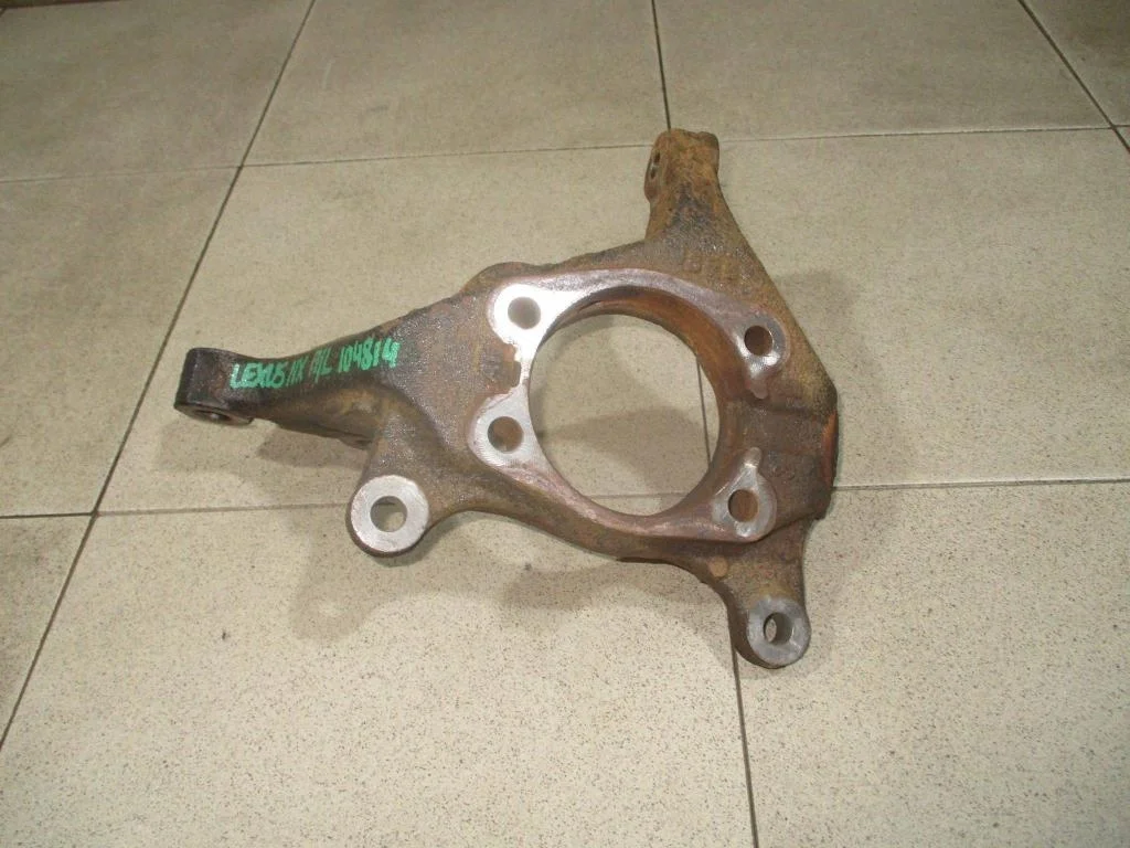 Кулак поворотный передний левый Lexus NX200t 2015 AZ10