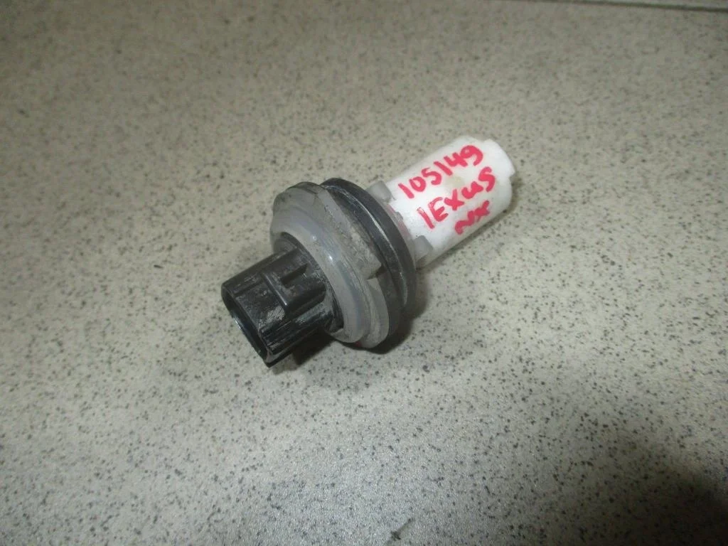 Датчик уровня бачок омывателя Lexus NX200t 2015 AZ10