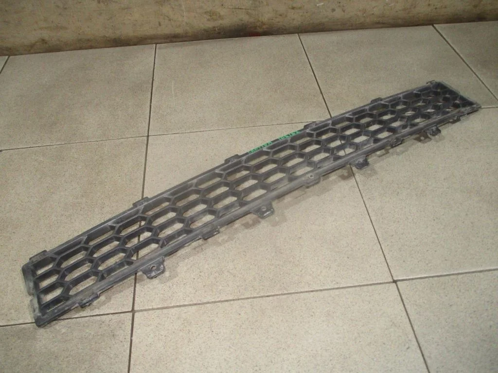 Решетка в бампер центральная Chevrolet Captiva 2007 C100