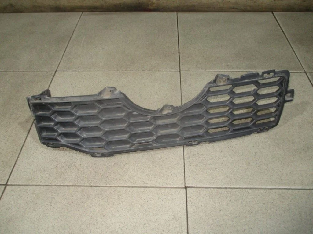 Решетка в бампер левая Chevrolet Captiva 2007 C100