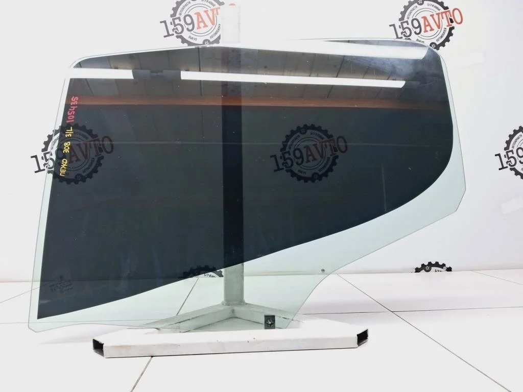 Стекло двери задней левой Peugeot 308 T7