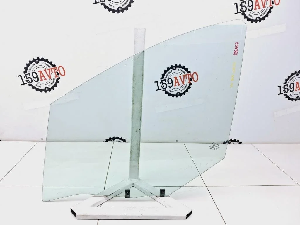 Стекло двери передней левой Peugeot 308 T7