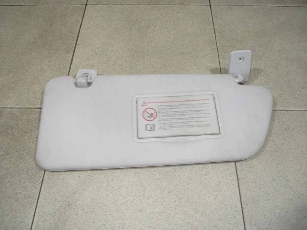 Козырек солнцезащитный правый Peugeot 308 T7