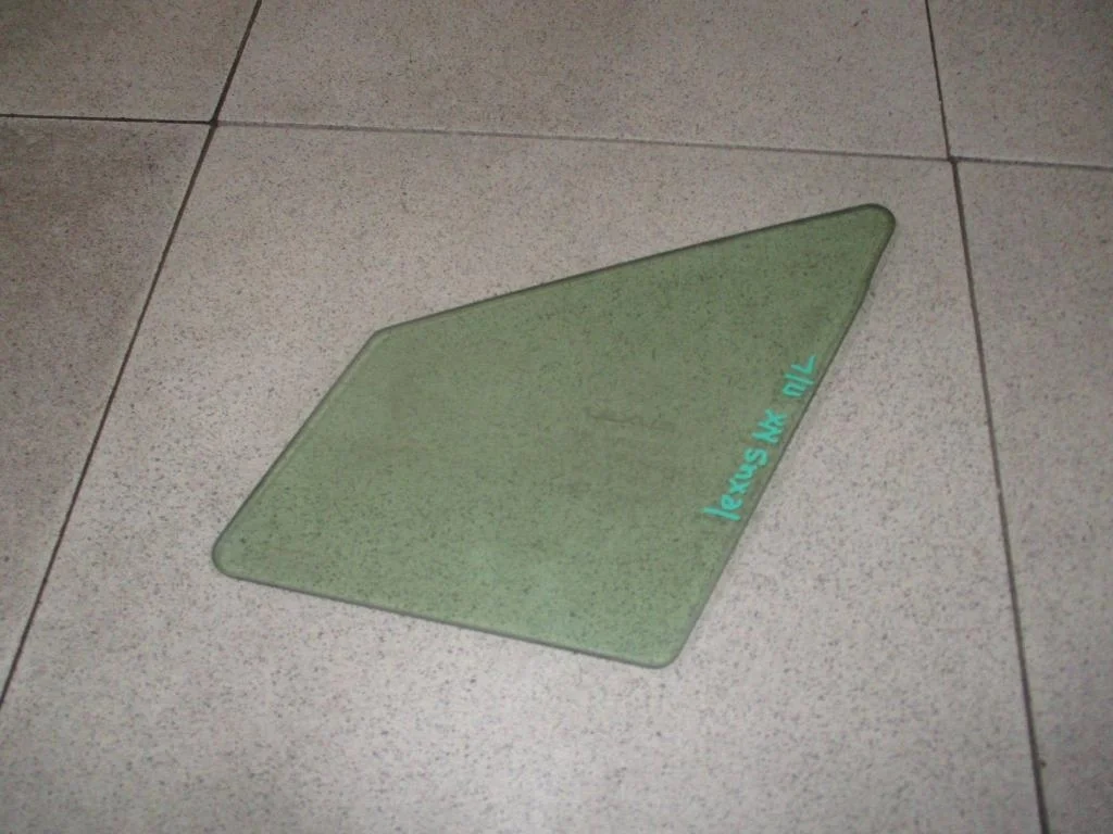 Стекло двери передней левой форточка Lexus NX200t 2015 AZ10