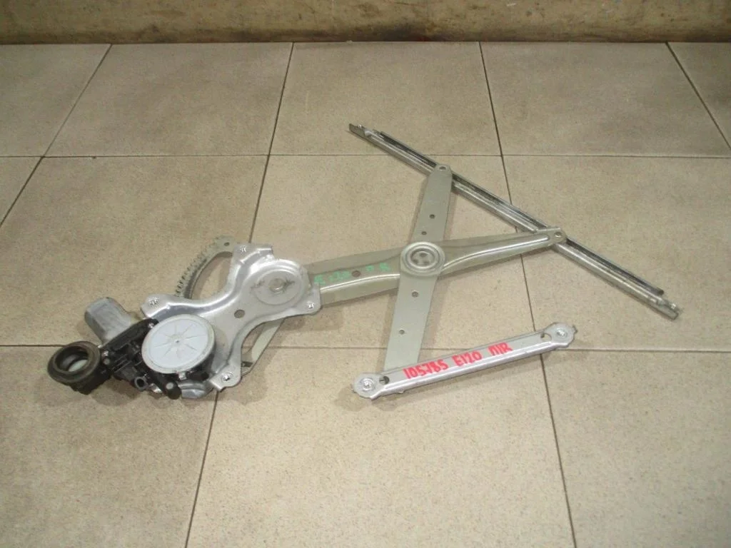 Стеклоподъемник передний правый Toyota Corolla E150