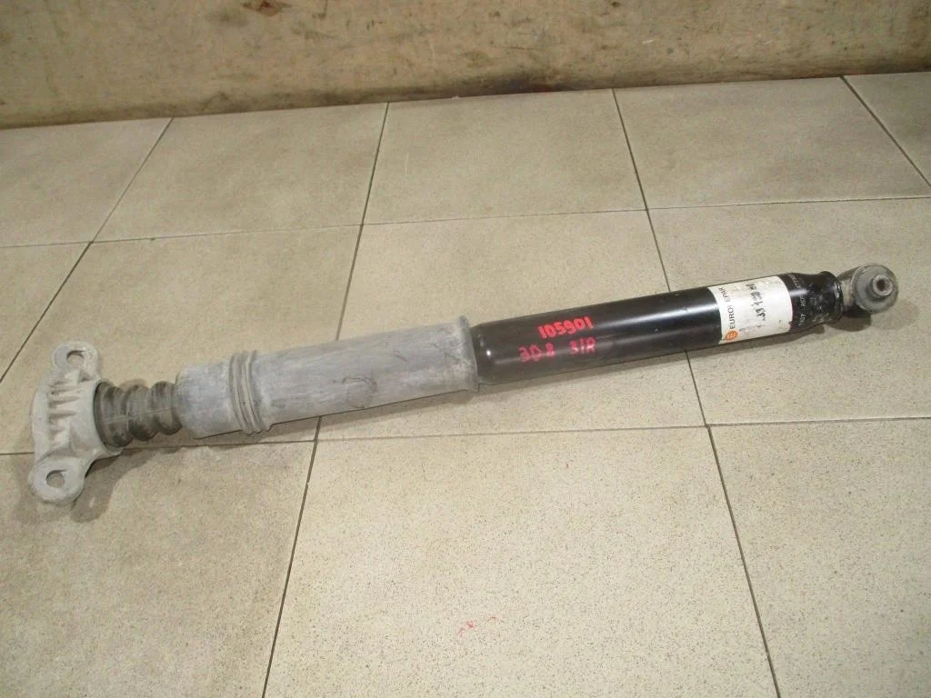 Амортизатор задний Peugeot 308 T7