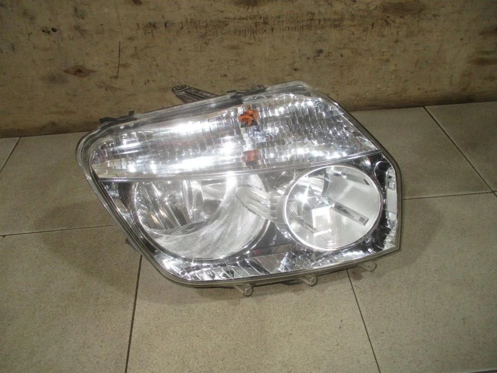 Фара правая Renault Duster 1