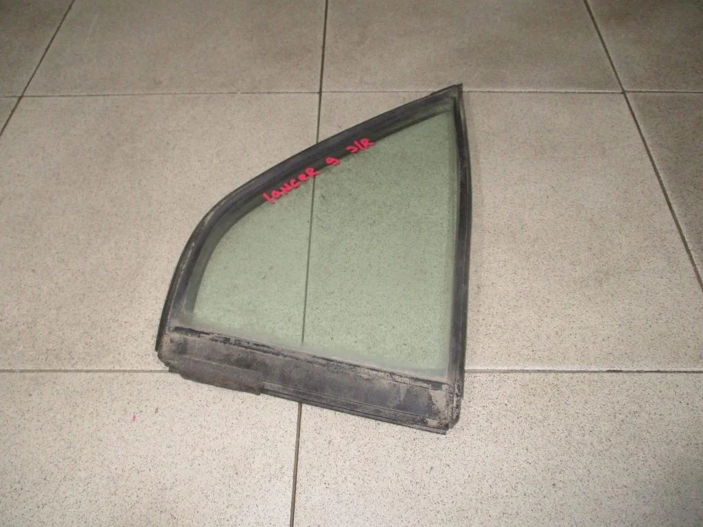 Стекло двери задней правой форточка Mitsubishi Lancer 9 CS