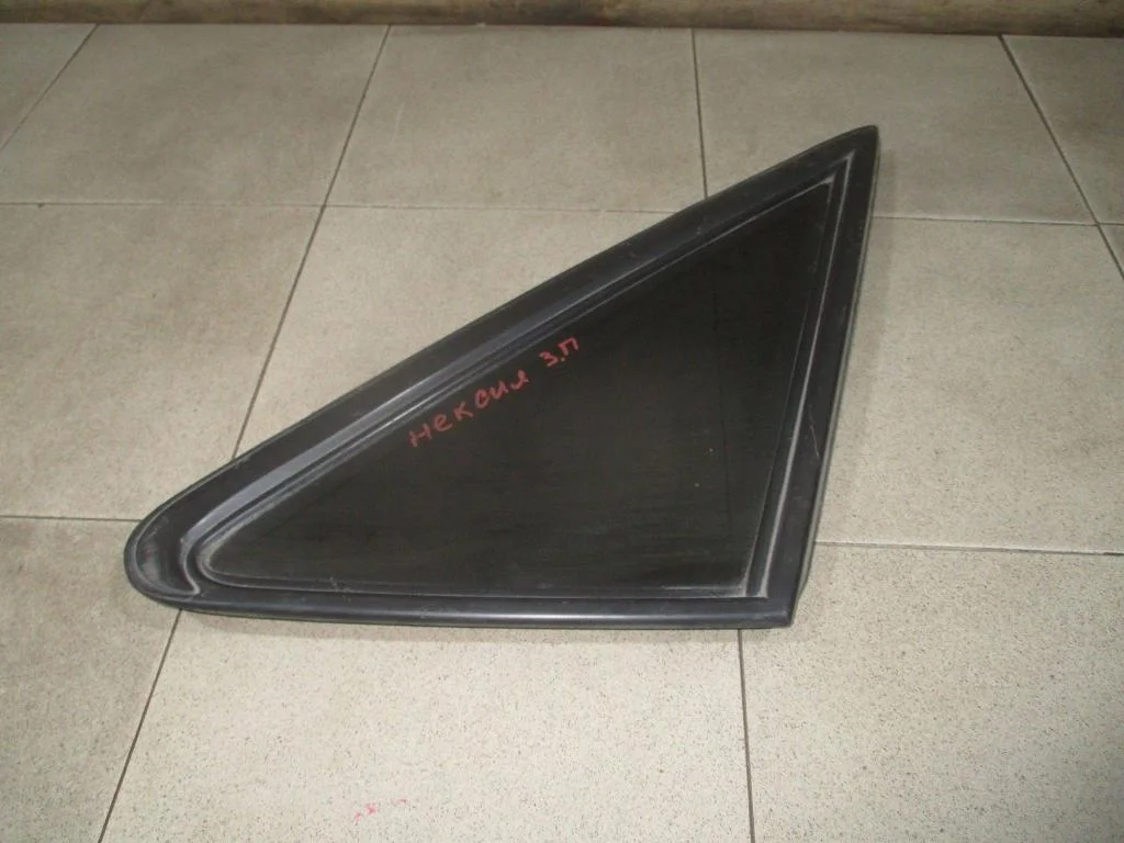 Стекло кузовное глухое правое Daewoo Nexia N100, N150