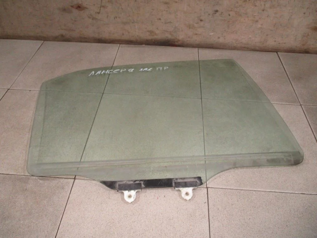 Стекло двери задней правой Mitsubishi Lancer 9 CS