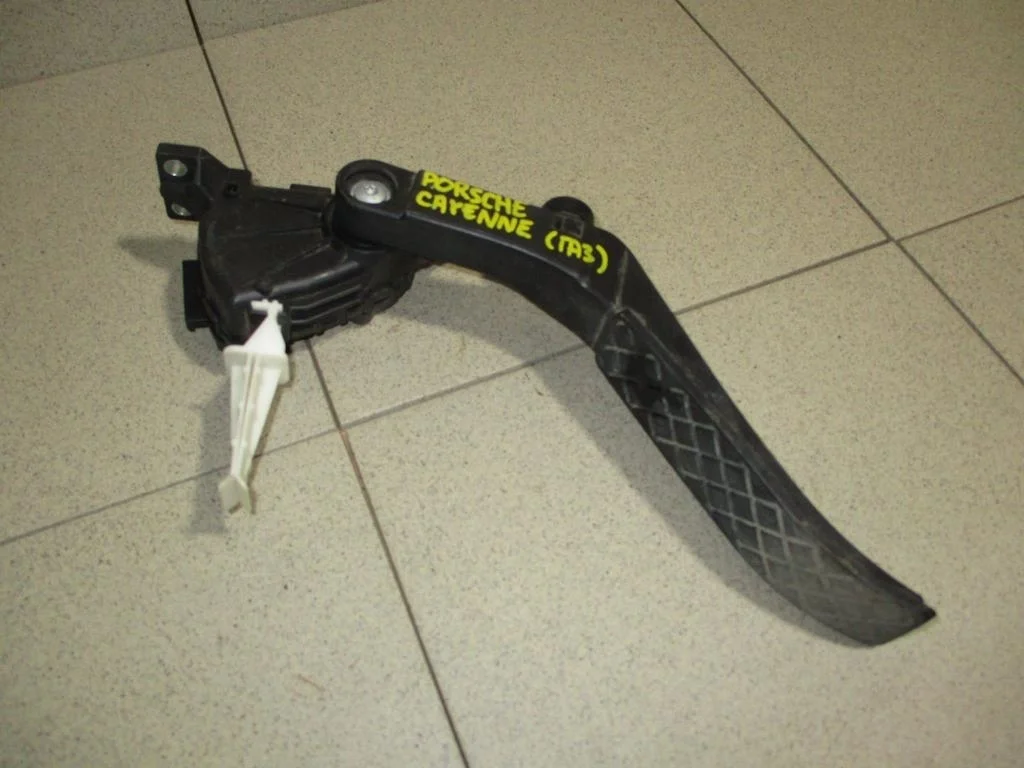 Педаль газа Porsche Cayenne 2 958