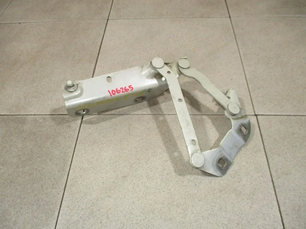 Петля капота правая Land Rover Freelander 2 2008 L359