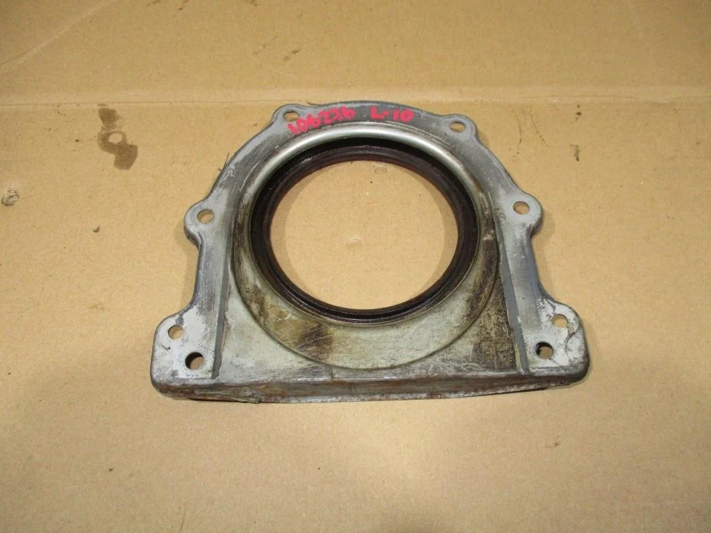 Крышка коленвала задняя Mitsubishi Lancer 10 CY