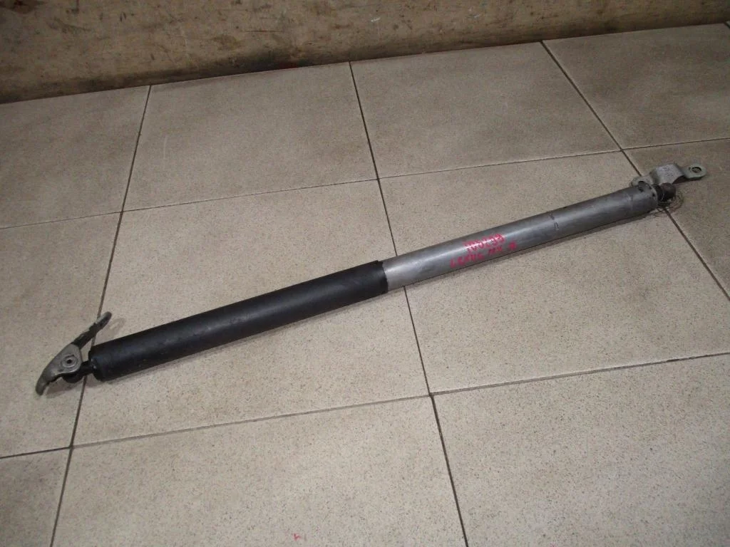 Амортизатор двери багажника Lexus NX200t 2015 AZ10