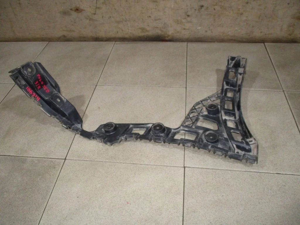 Кронштейн заднего бампера правый Volkswagen Polo 5