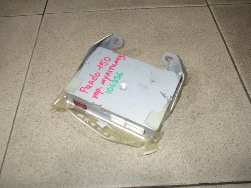 Блок электронный Toyota Land Cruiser Prado J150