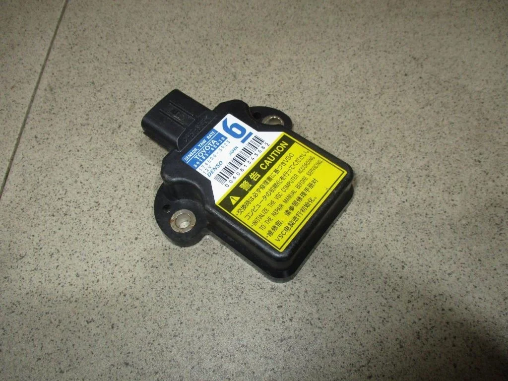 Датчик ускорения Toyota RAV4 A30