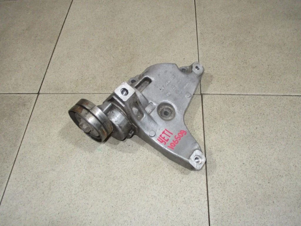 Кронштейн кондиционера Skoda Yeti 2012 5L