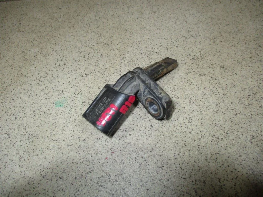 Датчик abs передний правый Skoda Yeti 2012 5L