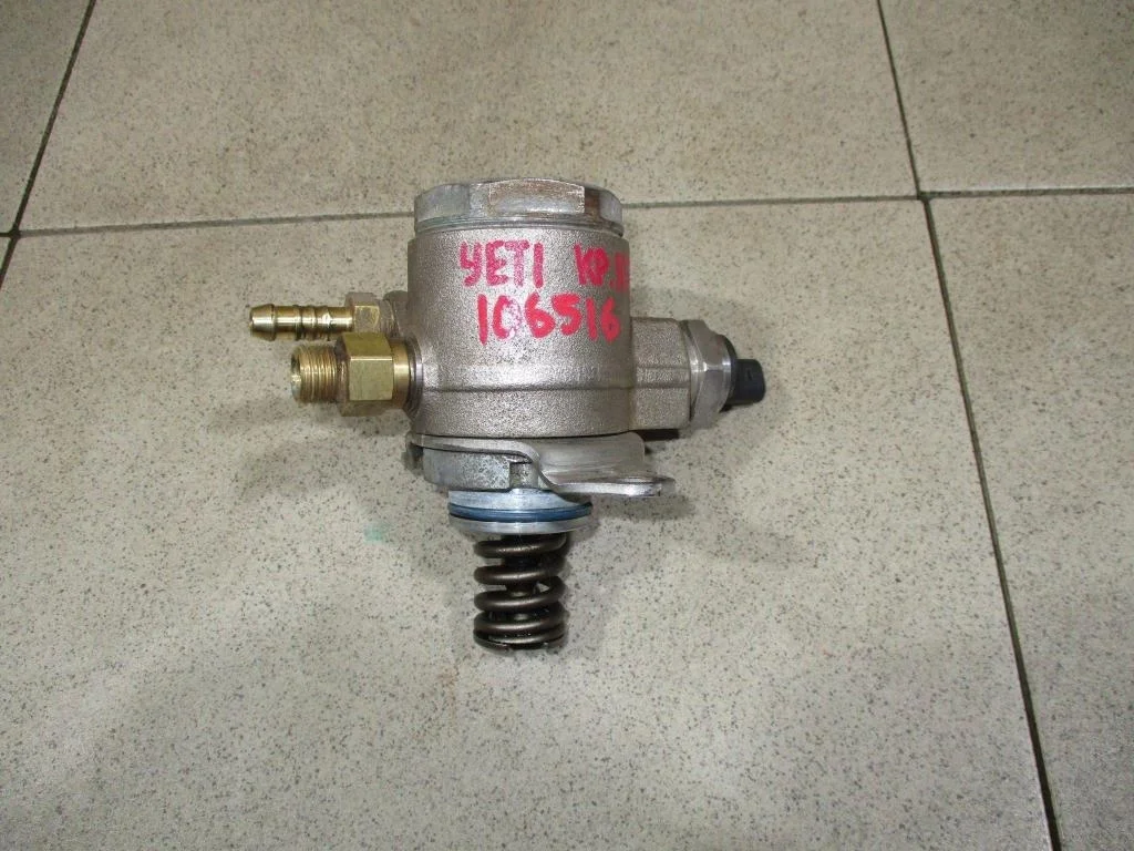 Насос тнвд бензиновый Skoda Yeti 2012 5L